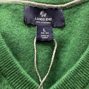 Men's Green V-neck Sweater